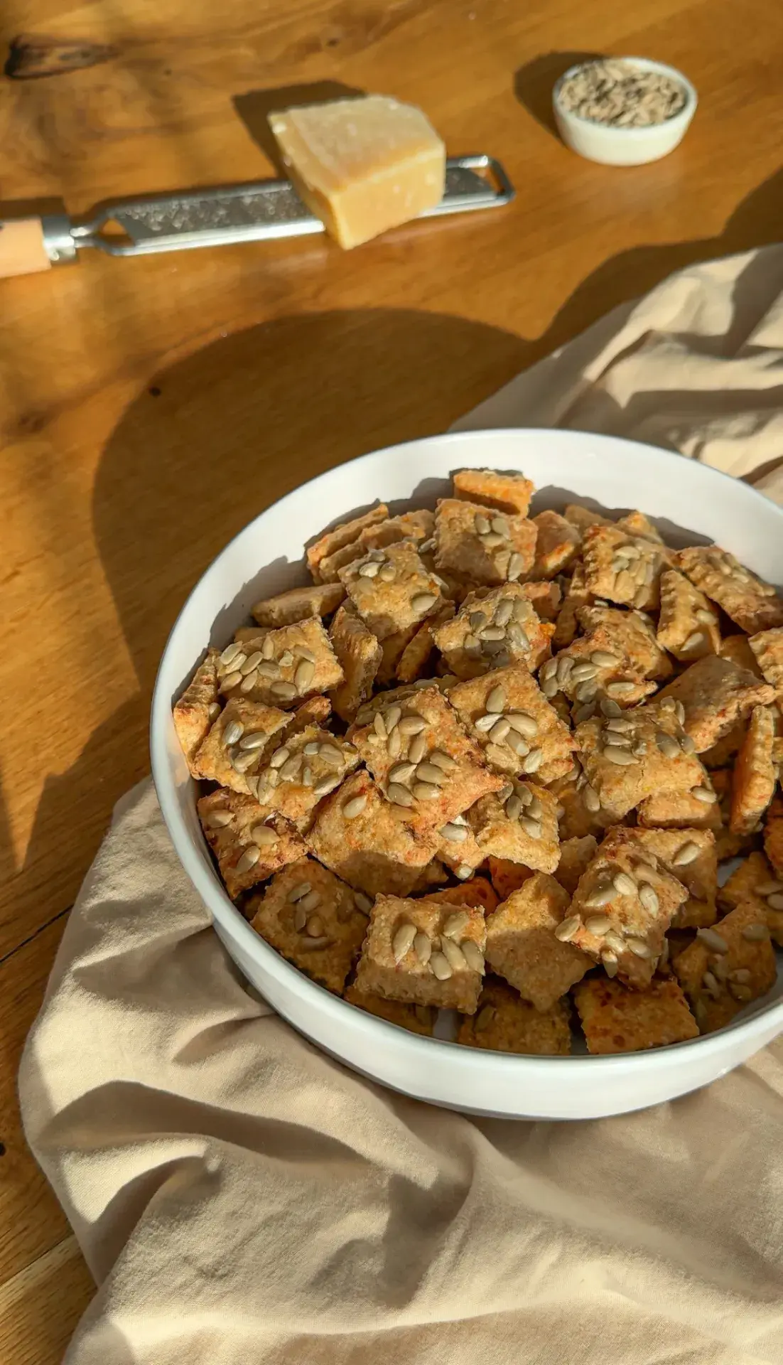 Crackers cu branza cottage