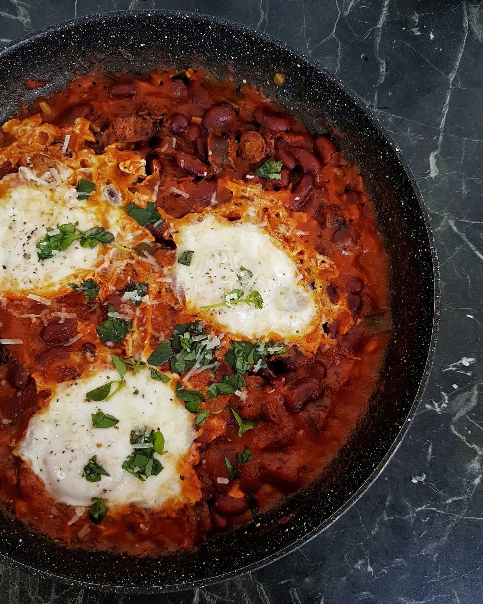 Shakshuka cu fasole rosie