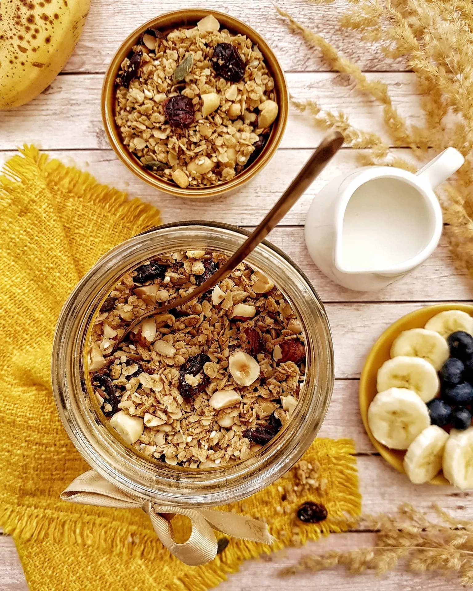 Granola cu banane si tahini