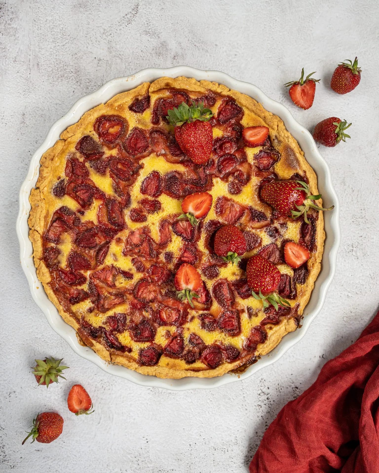 Tarta sufleu cu capsuni
