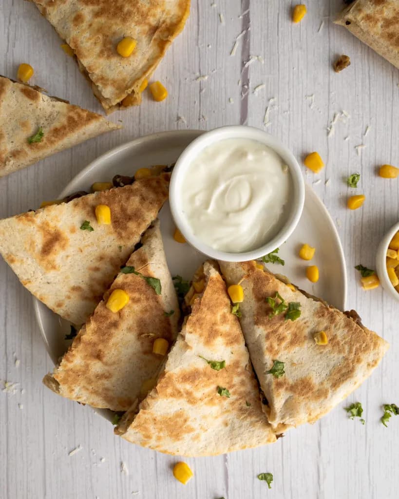 quesadilla cu pui si ciuperci