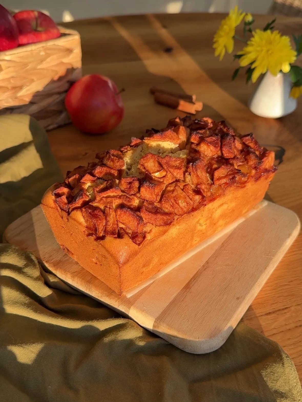 Apple bread