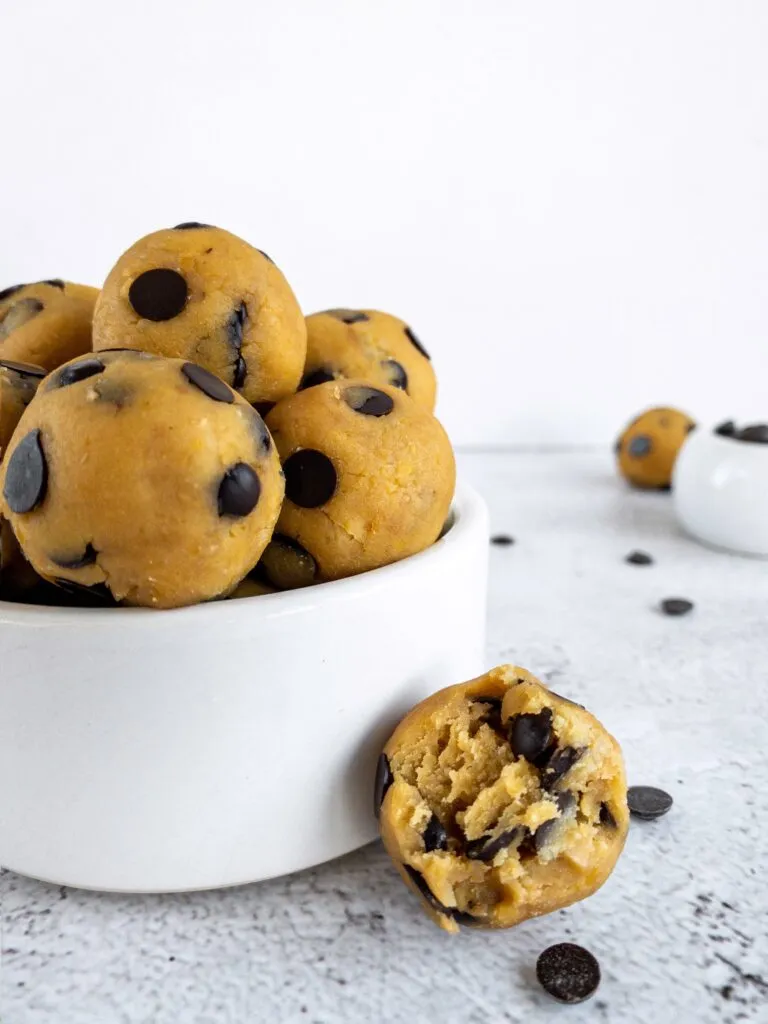 bomboane cu aluat cookie