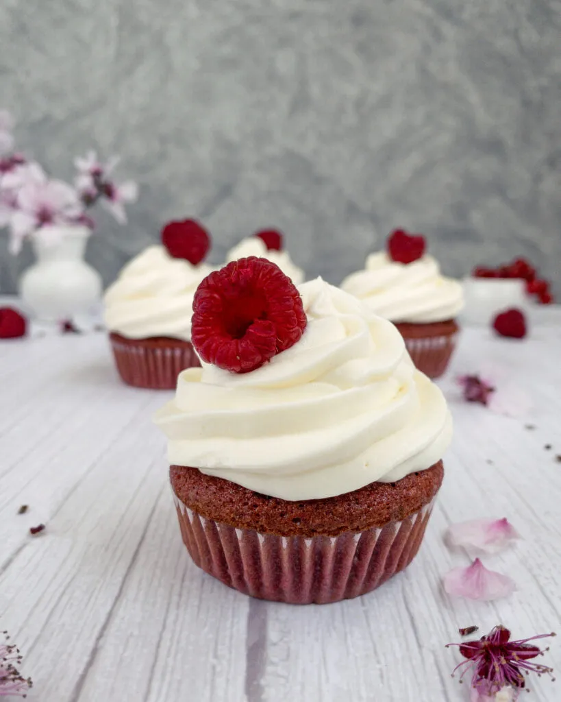 briose red velvet cu crema de branza