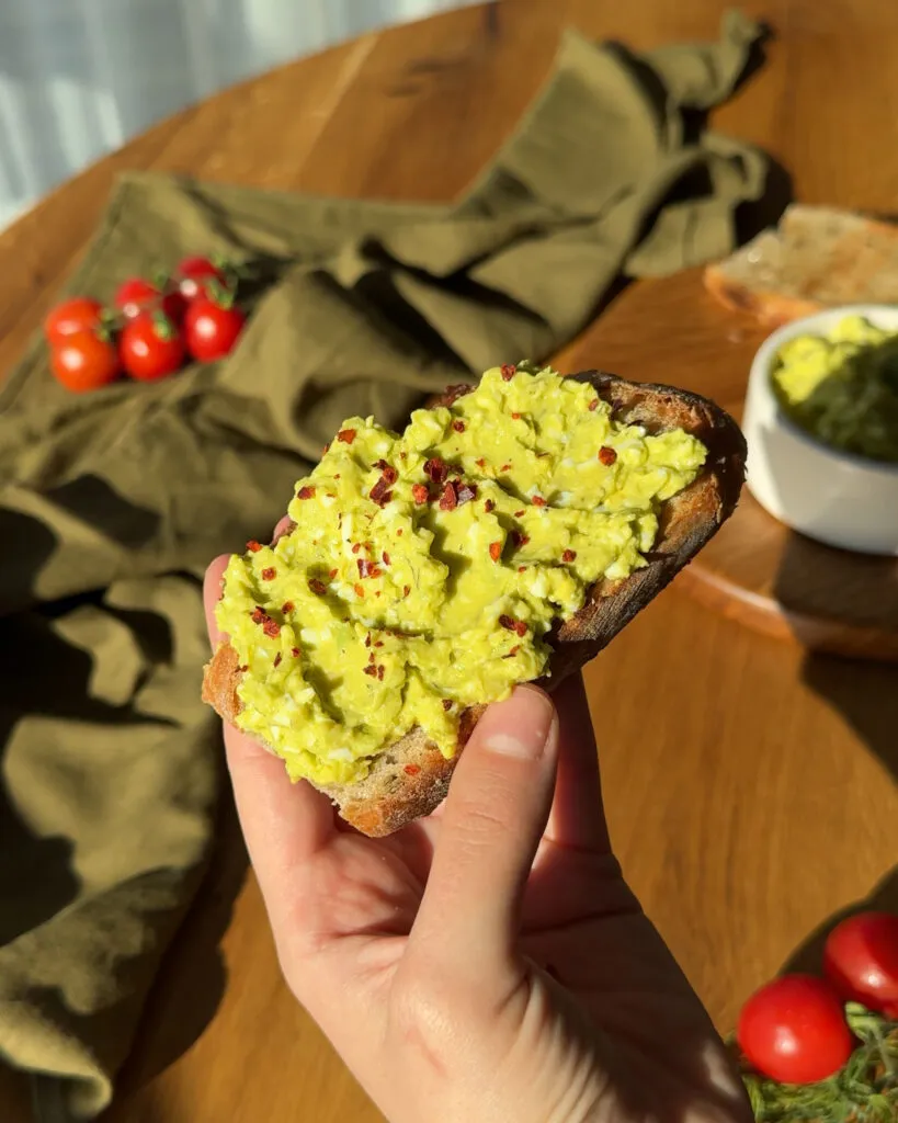 salata de oua cu avocado
