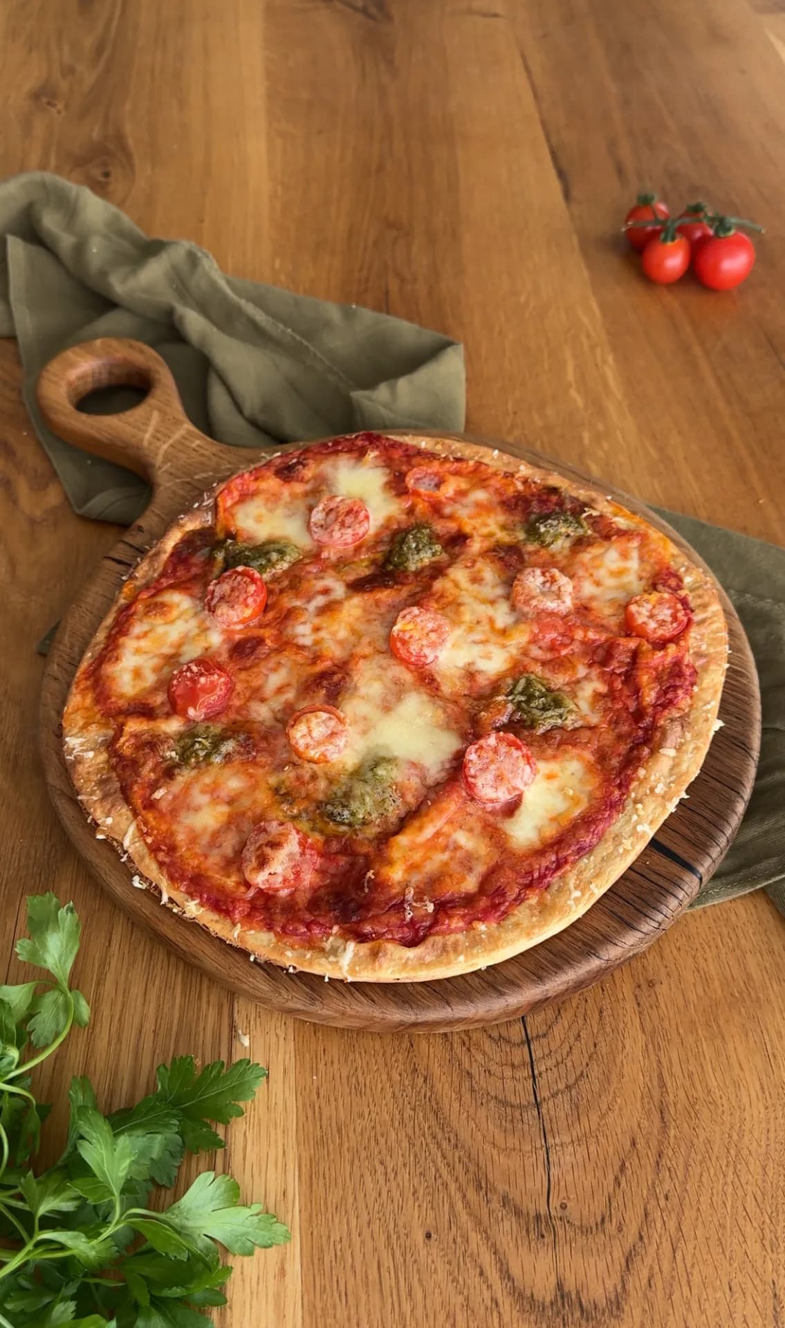 Pizza cu blat din cottage cheese