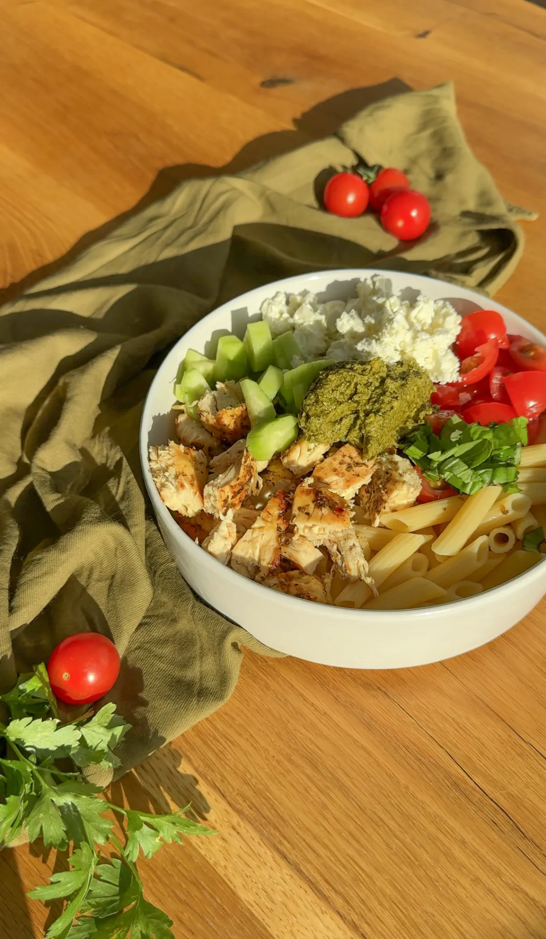 Salata de paste cu pesto